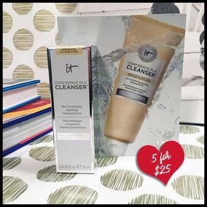 IT COSMETICS Confidence in a Cleanser travel-size